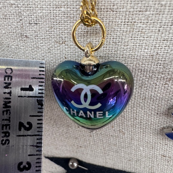 Upcycled Puffy Heart Chanel Pendant White - Picture 7 of 7